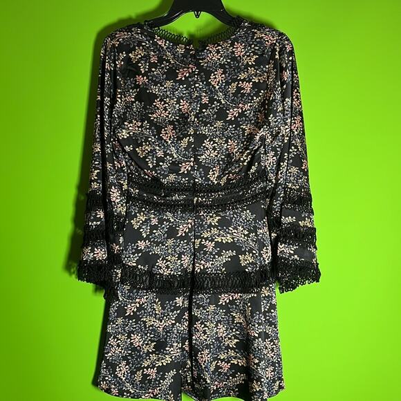 Layered with Love Blair V-Neck Lace Trim Long Sleeve Dres XS - Picture 5 of 7